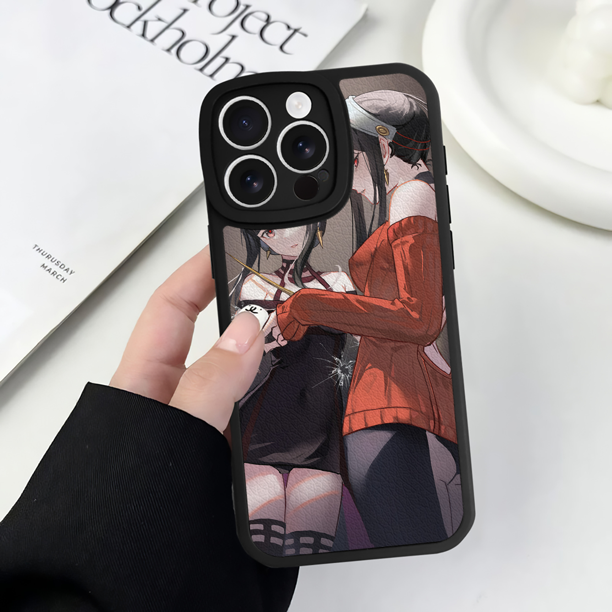 （画像用） SPY×FAMILY间谍家家酒 【iPhone 16シリーズ対応】シリコンスマホケース（レザー調） 材質：シリコン